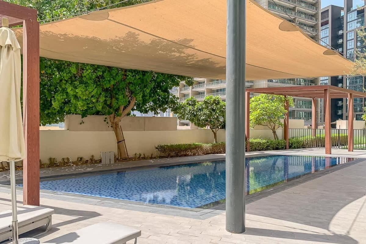 Frank Porter - Boulevard Crescent Dubai Bagian luar foto