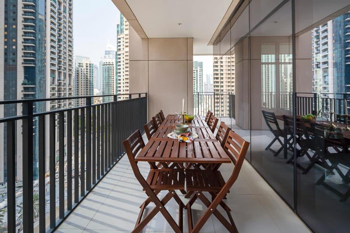 Frank Porter - Boulevard Crescent Dubai Bagian luar foto