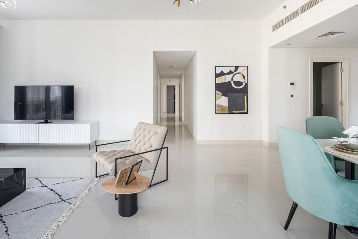 Frank Porter - Boulevard Crescent Dubai Bagian luar foto